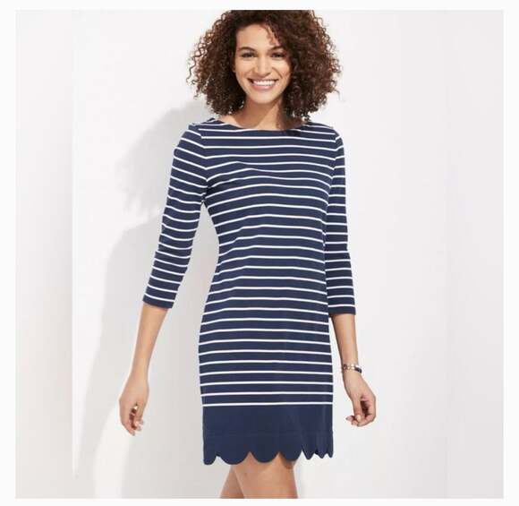 Vineyard Vines Dresses & Skirts - Vineyard Vines Striped Scalloped Hem Dress, timeless style Size M